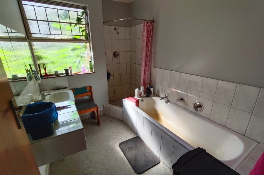 4 Bedroom Property for Sale in Leeuwenkloof North West